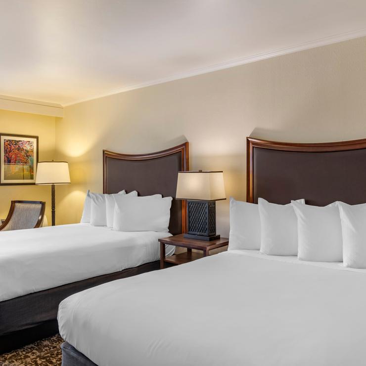 Best Western Plus Royal Oak Hotel — photo