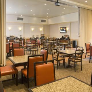 Best Western Plus Royal Oak Hotel | San Luis Obispo, California | Breakfast area with tables and chairs