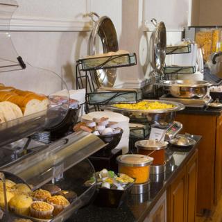 Best Western Plus Royal Oak Hotel | San Luis Obispo, California | Breakfast bar with a variety of food