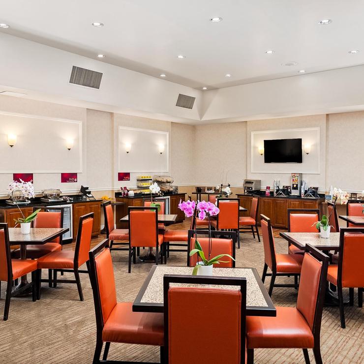Best Western Plus Royal Oak Hotel — photo