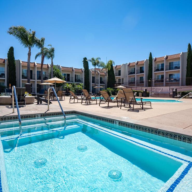 Best Western Plus Royal Oak Hotel — photo