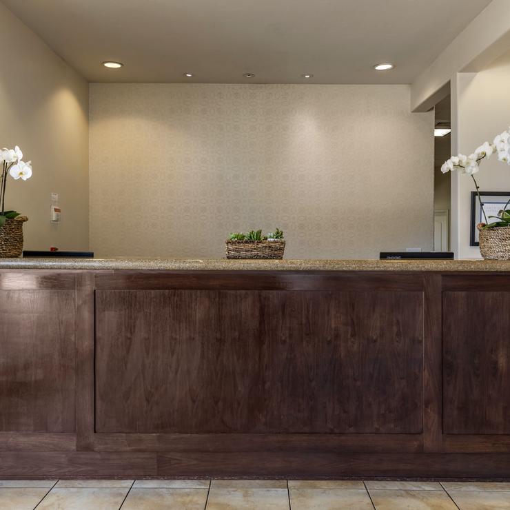 Best Western Plus Royal Oak Hotel — photo