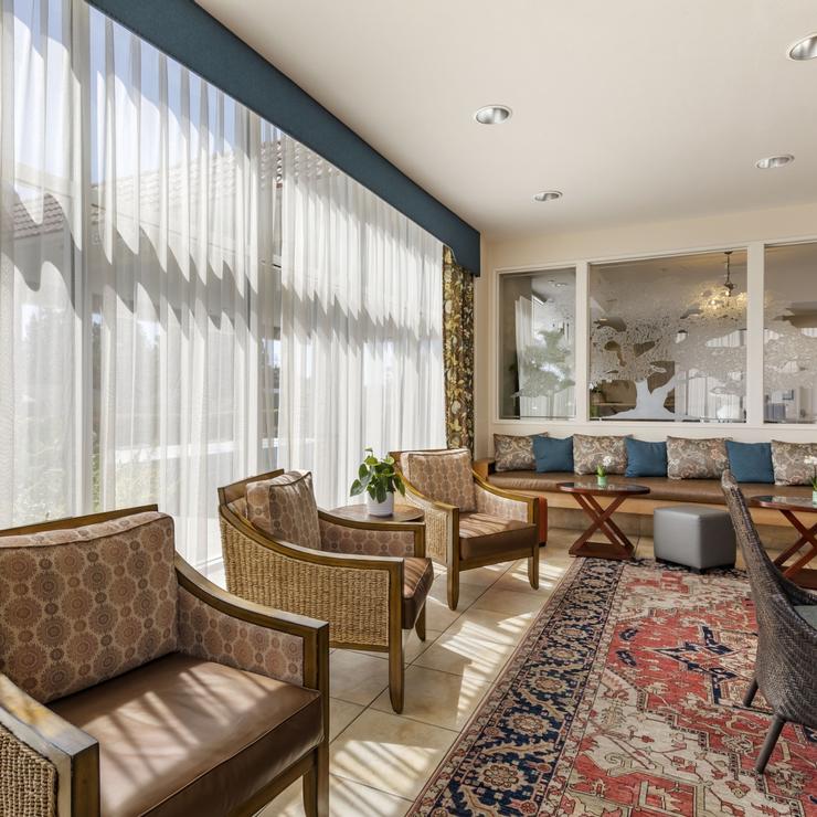 Best Western Plus Royal Oak Hotel — photo
