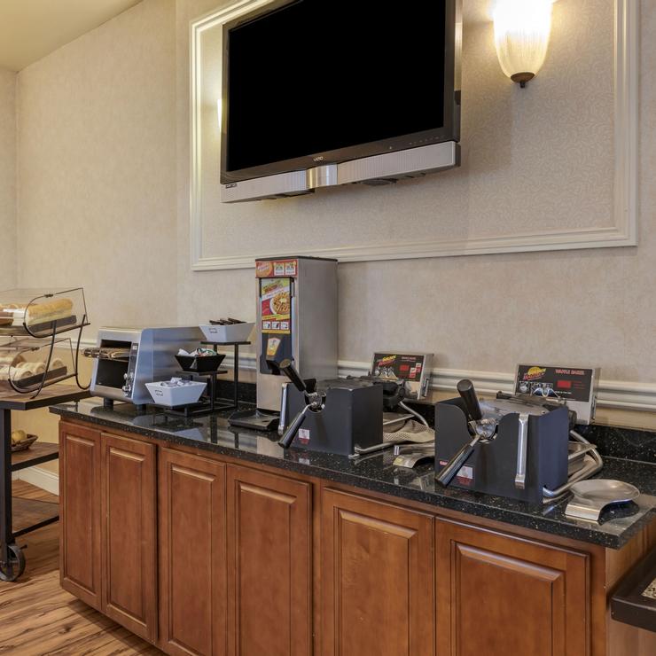 Best Western Plus Royal Oak Hotel — photo